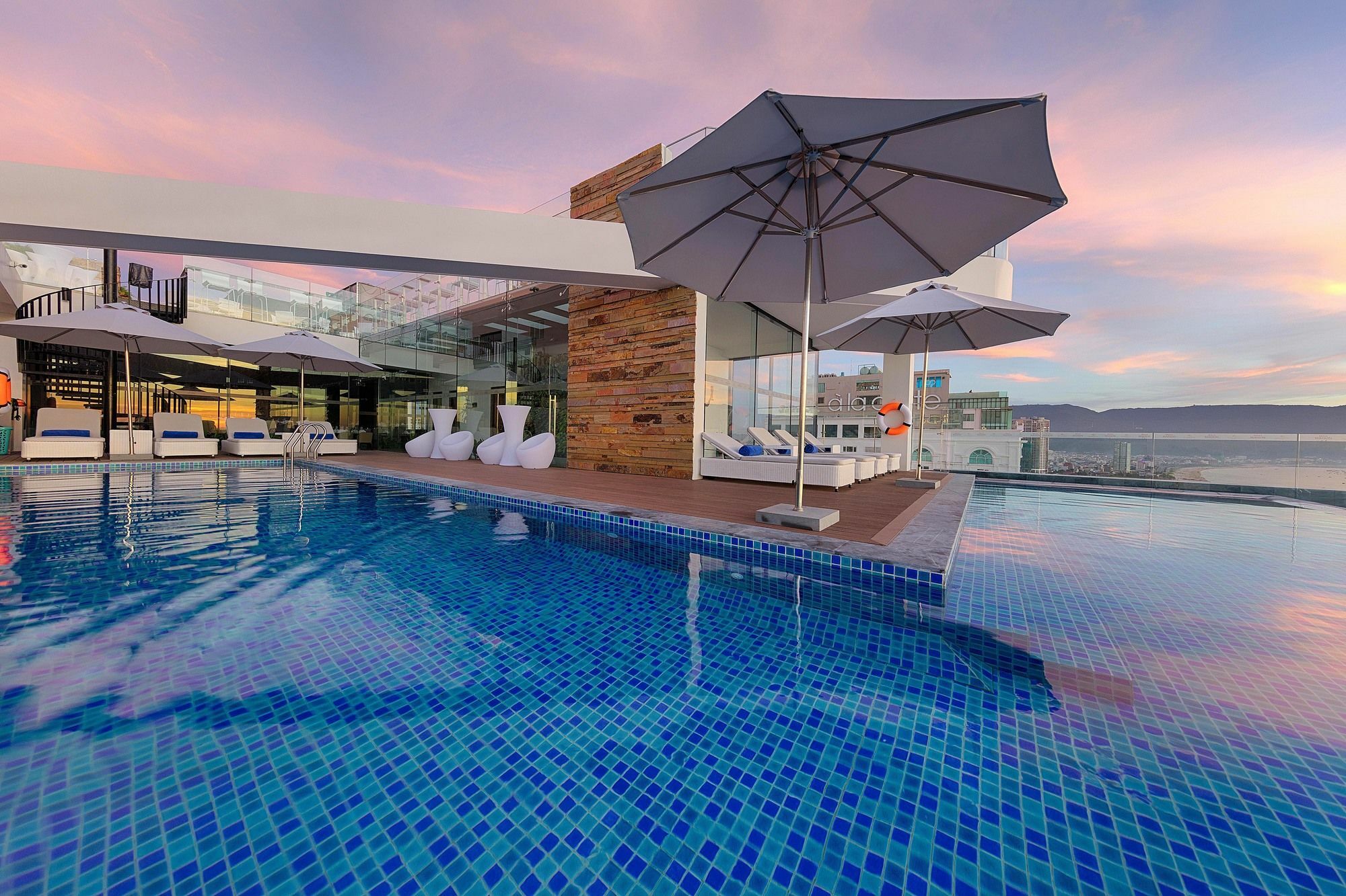 Belle Maison Parosand Da Nang Hotel -Managed By H&K Hospitality Exterior photo